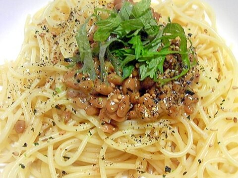 すぐ出来て簡単美味しい大葉添え納豆パスタ